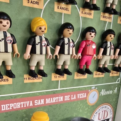 Cuadro PLAYMOBIL ENTRENADOR FÚTBOL Y JUGADORES